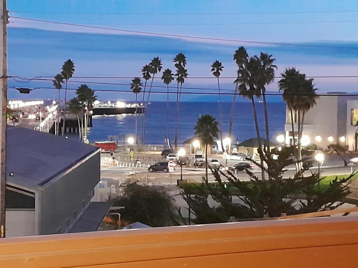 Howard Johnson By Wyndham Santa Cruz Beach Boardwalk Exterior photo