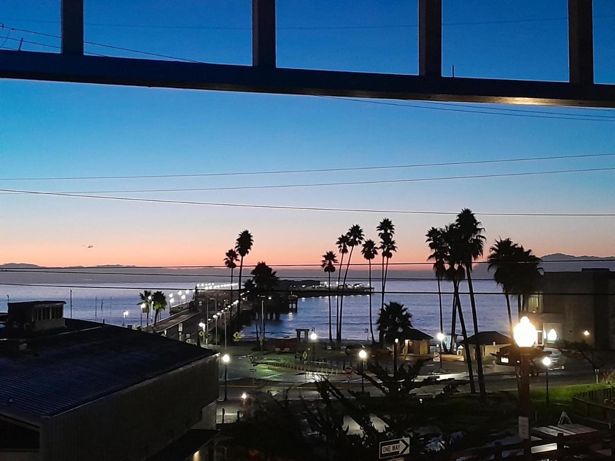 Howard Johnson By Wyndham Santa Cruz Beach Boardwalk Exterior photo