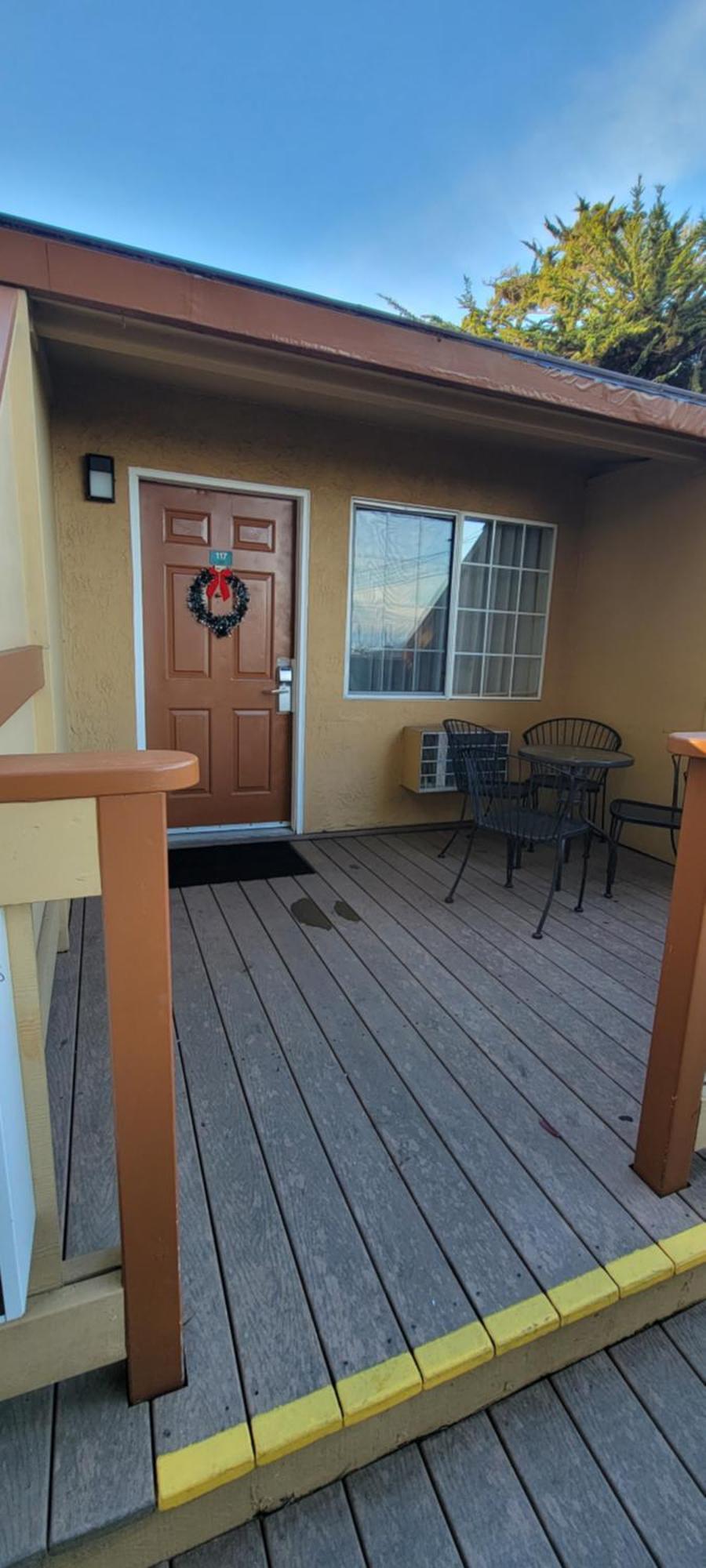 Howard Johnson By Wyndham Santa Cruz Beach Boardwalk Exterior photo