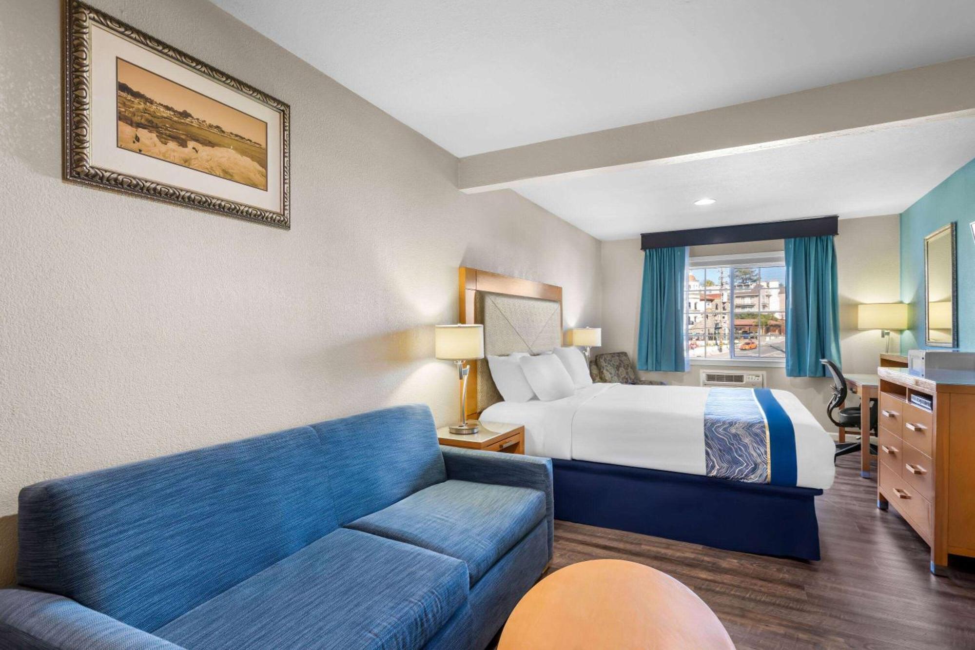 Howard Johnson By Wyndham Santa Cruz Beach Boardwalk Exterior photo